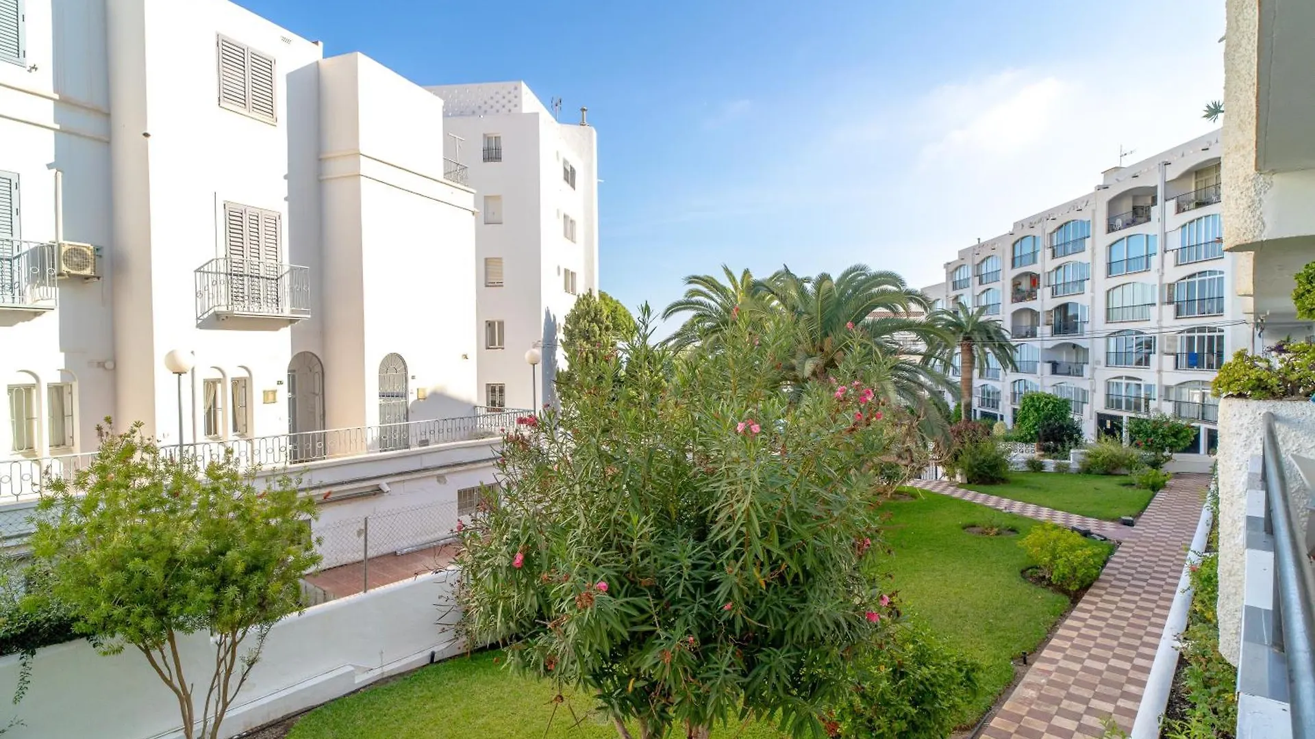 Carabeo II 5 Apartments Casasol Nerja 0*,  İspanya